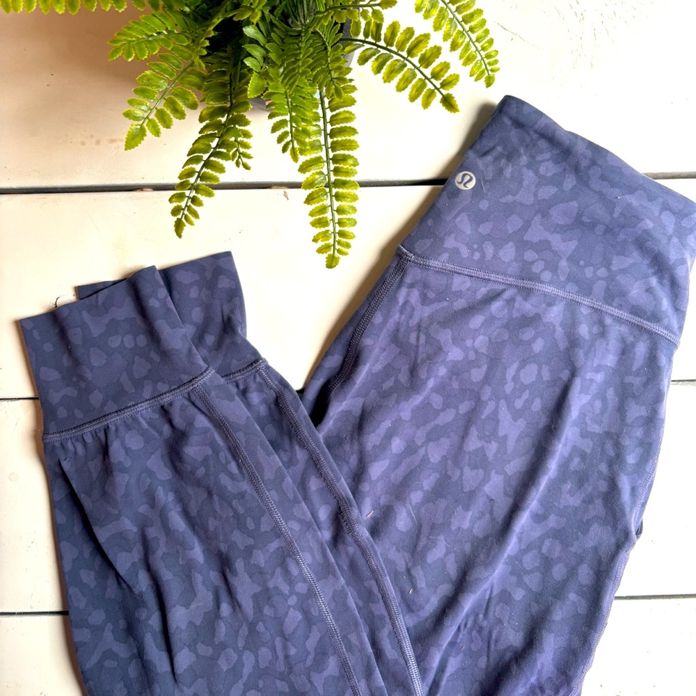 Size 4 Lululemon Joggers navy leopard print